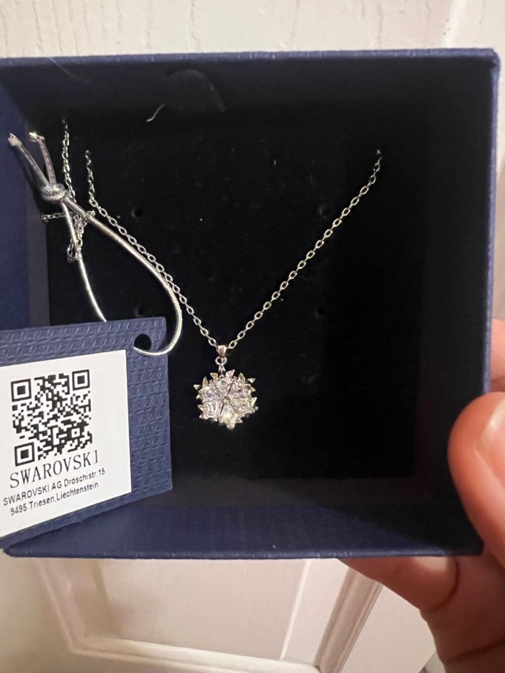 Swarovski Idyllia Snowflake Pendant Necklace Rhodium Plated Crystal Zirconia Wit